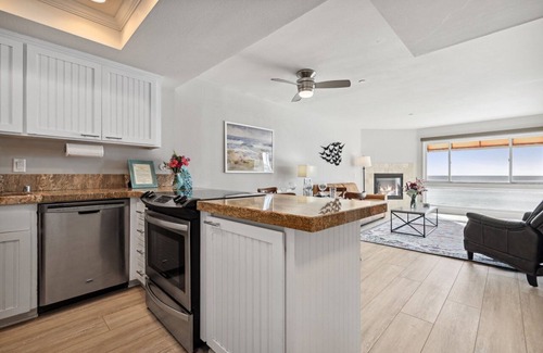 Carlsbad Village Condo | 1 Bedroom Condo on the Sand!