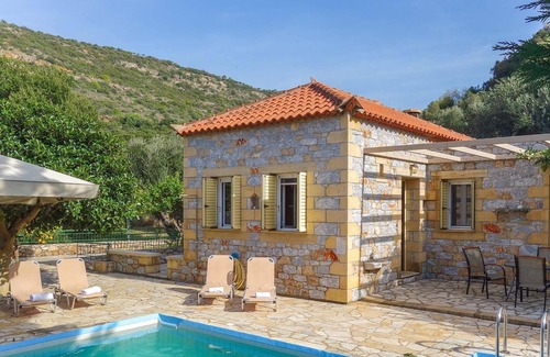 Kardamyli Villa | 1 bedroom country villa w/ pool + terrace