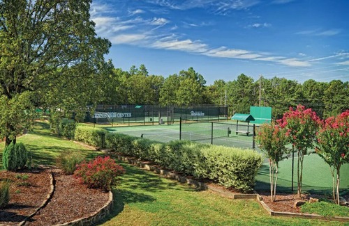Fairfield Bay Condo | 1 Bedroom Deluxe Condo at Fairfield Bay, in Ozark Mountains!