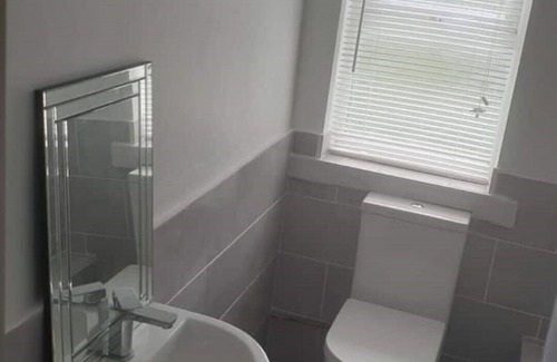 Gravesend Apartment | 1 Bedroom Flat 2 Min Walk to Station & Town Centren
