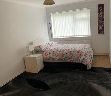 Copers Cope Apartment | 1 Bedroom Flat Apartment Bromley with Free Parking