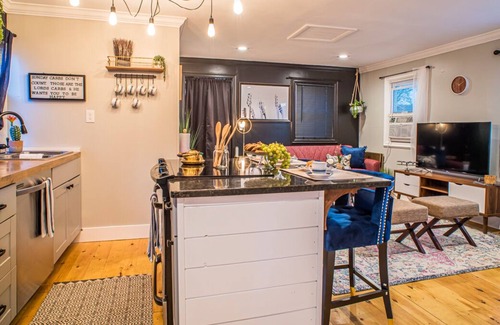 Huntsville House | 1 bedroom home downtown Five Points Huntsville