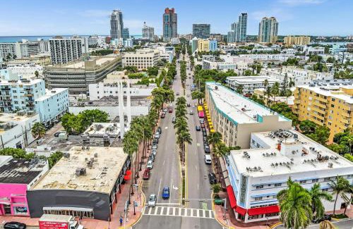 Flamingo/Lummus Apartment | 1 bedroom in the BEST location in South Beach !
