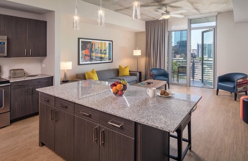 Civic District Resort | 1 Bedroom in the heart of Austin Amazing Rooftop Pool!