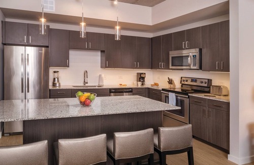 Civic District Resort | 1 Bedroom in the heart of Austin Amazing Rooftop Pool!