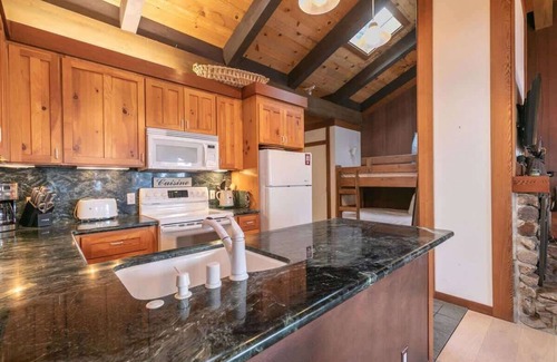 Tahoe City Condo | 1 Bedroom Lakefront at Chinquapin | Unit 150