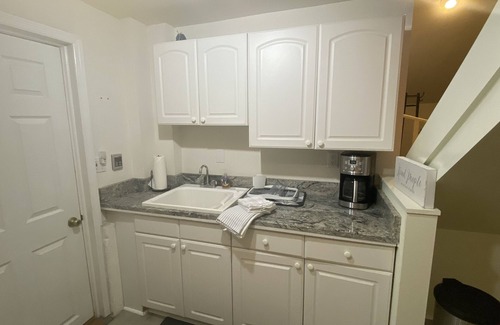 Windermere Apartment | 1 Bedroom Lofted, Private entrance, dedicated parking, W/D, WiFi