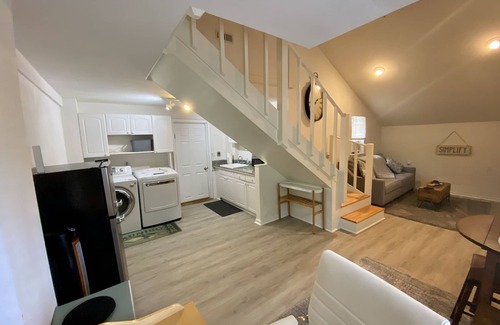 Windermere Apartment | 1 Bedroom Lofted, Private entrance, dedicated parking, W/D, WiFi