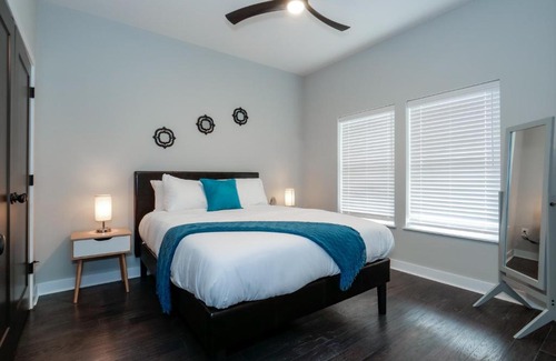 Ohio City Apartment | 1 Bedroom Luxury Condo 10 Minutes from First Energy Stadium E5