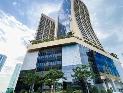 Manama Apartment | 1 Bedroom Luxury Condo Catamaran City View