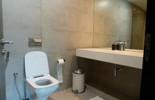 Manama Apartment | 1 Bedroom Luxury Condo Harbor Row Canal View