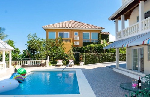Tower Isle Apartment | 1 bedroom poolside studio appt [Pool Suite]