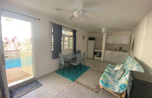 Cupey House | 1 Bedroom Poolside Apt. A3, La Casita Verde