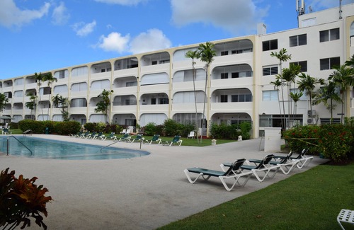 Sunset Crest Apartment | 1 Bedroom resort apartment, swimming pool, laundrate, kitchen
