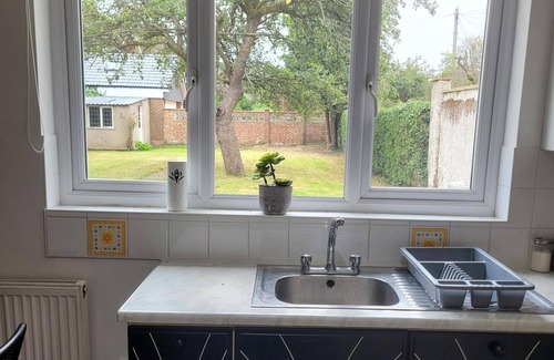 Luton Apartment | 1 Bedroom - Sleeps 3 - Free Parking