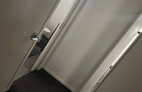 Cranbourne East Apartment | 1 bedroom studio apartment in Clyde North with WiFi