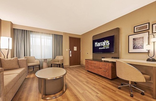 Atlantic City Hotel | 1-Bedroom Suite at a 4⭐️ Hotel