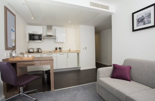 Birmingham City Centre Apartment | 1 Bedroom Suite in Birmingham | Perfect for Business Travellers + Free Wi-Fi