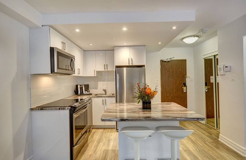 Church and Wellesley Apartment | 1 bedroom Suite in Toronto - Downtown