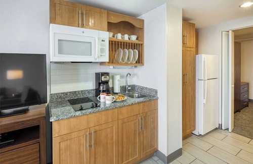 Yachting Village Condo | 1 Bedroom Suite w/Kitchenette, Sleeps 4, in Newport, Inn On The Harbor Resort!