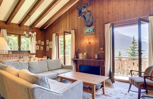 Verbier Ski Chalet | 1 Bedroom with 2 beds 1 Bedroom with bank beds South balcony + south terrace 1 Garage + 2