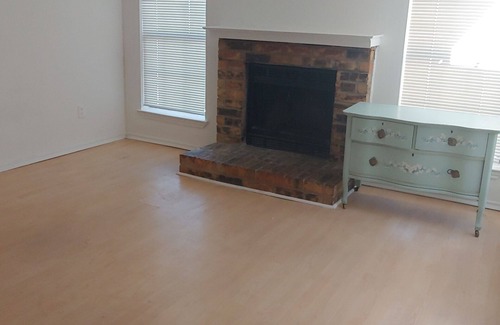 Far North Dallas Condo | 1 bedroom with fireplace