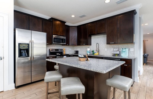 Jacksonville Beach House | ★1 blk from beach | perfect for groups/families★