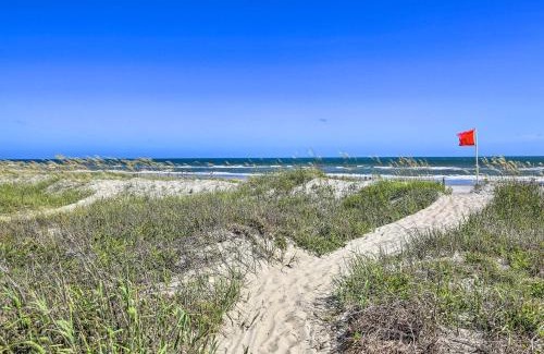 Emerald Isle House | 1 Block to Beach Emerald Isle Gem with Ocean View