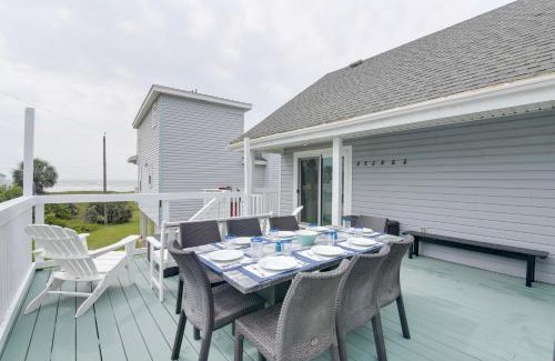 Pirates Beach House | 1 Block to Beach Family Retreat in Galveston!