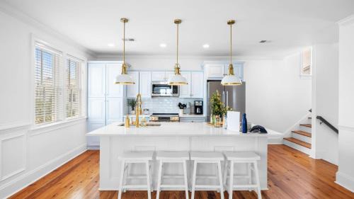 Isle of Palms House | 1 Block to Beach Newly Renovated 6BDR w Rooftop Views Sand Dune by AvantStay