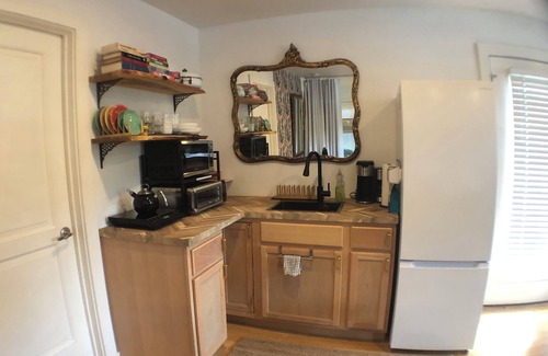 South River City Apartment | 1 block to SoCo! private home + driveway