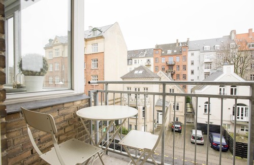 Frederiksberg C Apartment | 1-BR apartment w/a balcony in Frederiksberg - 250