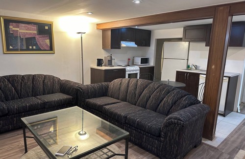 Bayview Woods - Steeles Apartment | 1-BR Basement Apartment : TTC/Subway Access in Toronto