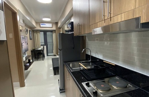 Barangay 76 Condo | 1 BR Fully Furnished Condo across MOA with Pool and Parking - Shore 3 Unit 1146