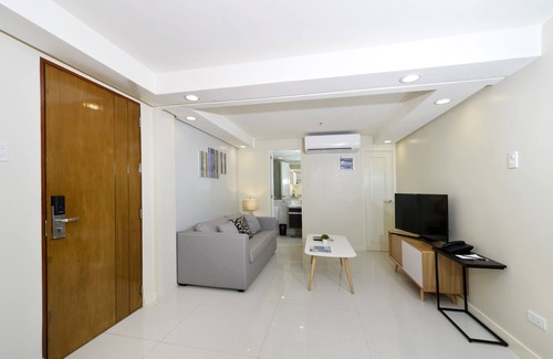 Cebu Apartment | 1-BR Penthouse (2 BEDS) w/o Balcony