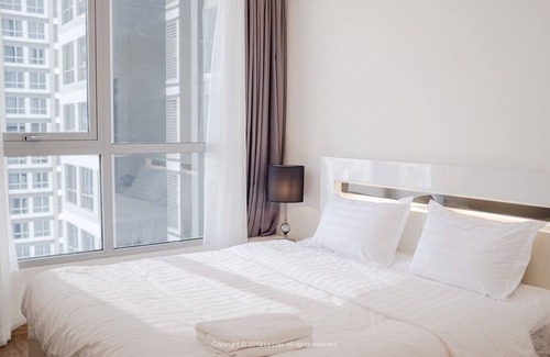 Hang Xanh Apartment | 1 BR Premium, Free Pool&Gym, 5 minutes to Landmark 81