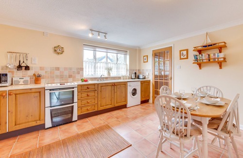 Friston House | 1 Chequers Row - Two Bedroom House, Sleeps 4