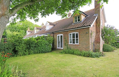 Friston House | 1 Chequers Row - Two Bedroom House, Sleeps 4