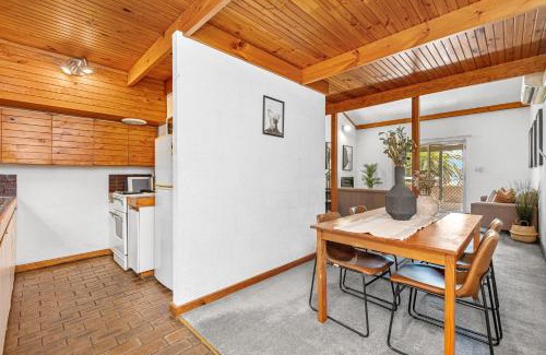 Cottesloe Apartment | 1 Cottesloe - Steps From Beach - Sleeps 3 Wifi