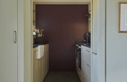 North Barsham Apartment | 1 king 4 poster, 1 king zip n link, can be singles