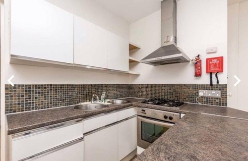 Askew Apartment | 1 Large Bedroom Flat , Shepherds Bush