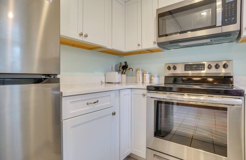 West Dennis Cottage | 1 Mi to Beach: Cape Cod Escape w/Yard!