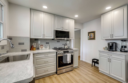 Asbury Park Cottage | 1 Mi to Beaches & Boardwalk: Asbury Park Retreat