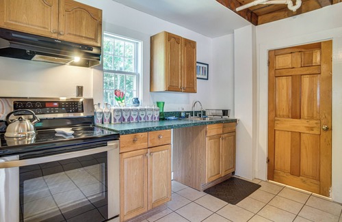 Oak Bluffs House | < 1 Mi to Beaches: Home w/Deck in Oak Bluffs