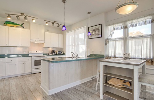Willis Wharf House | < 1 Mi to Boat Ramp: Coastal Virginia Hideaway