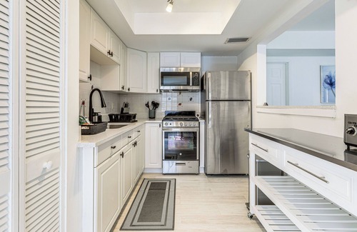 Stuart House | 1 Mi to Boat Ramp: 'The Islander' Home w/Yard