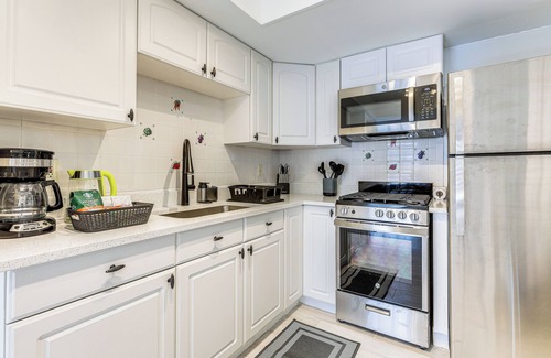 Stuart House | 1 Mi to Boat Ramp: 'The Islander' Home w/Yard