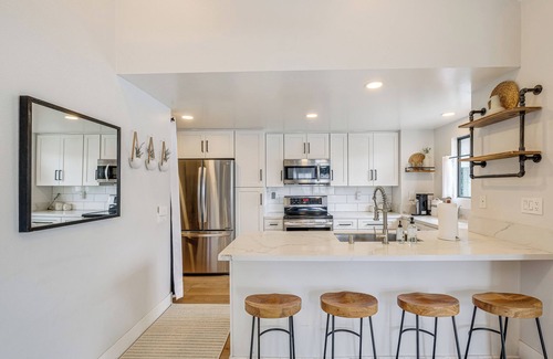 Solana Beach Apartment | 1 Mi to Coast: Family-friendly Gem in Solana Beach