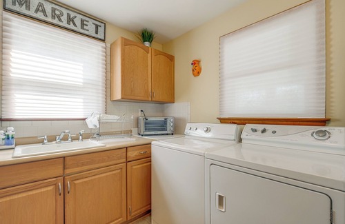 Colonial Beach Cottage | < 1 Mi to Colonial Beach: Coastal Gem w/2 Porches