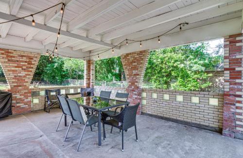 Brenham House | 1 Mi to Dtwn Family-Friendly Brenham Bungalow!
